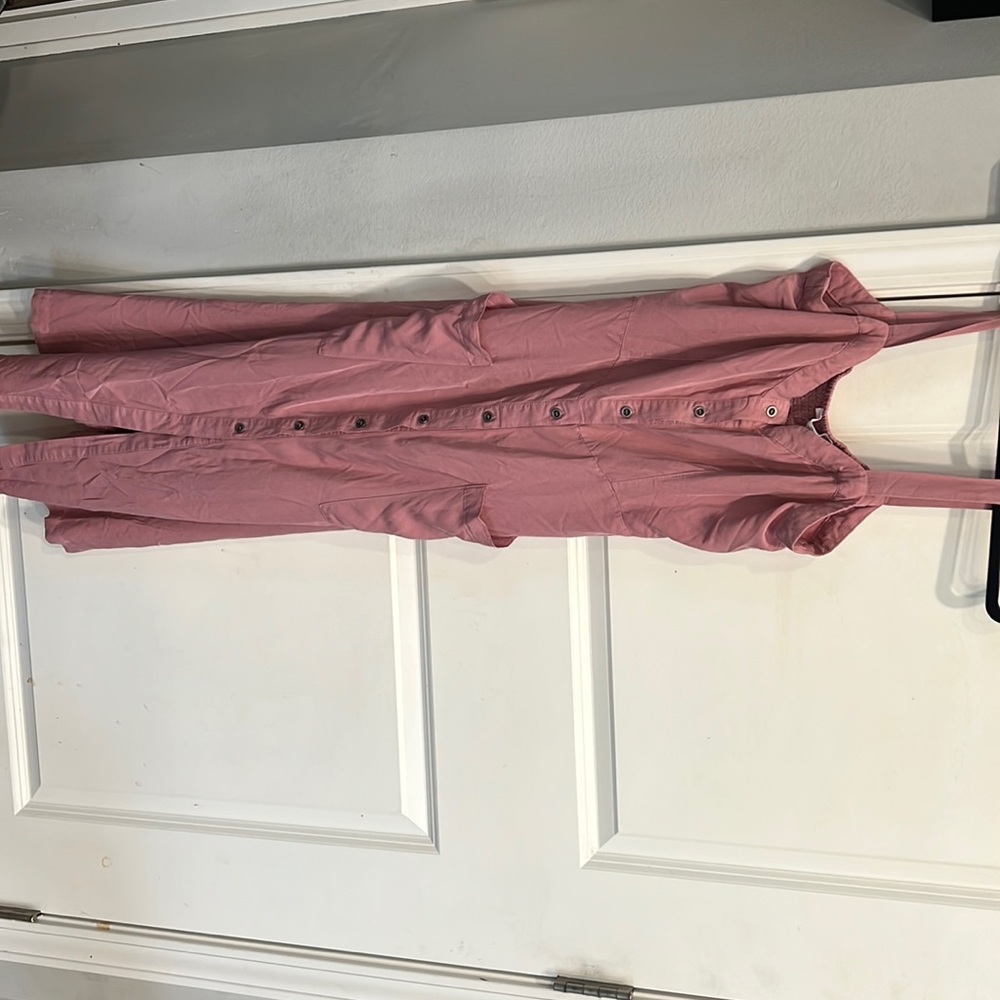 Dusty rose 🌹 button-down dress with pockets 👗